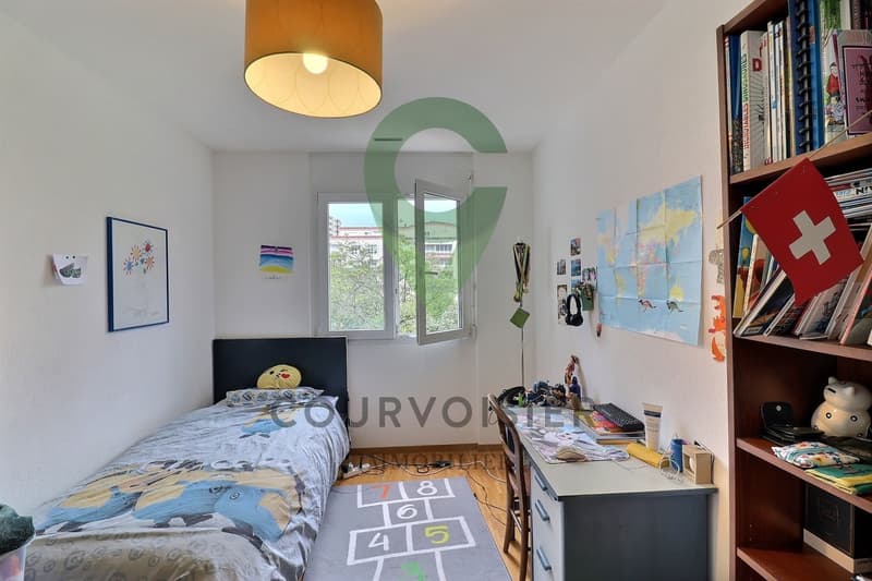 PAISIBLE APPARTEMENT DE 4,5 PIECES A NYON (10)