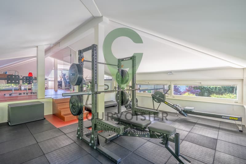 Magnifique villa contemporaine avec vue panoramique et piscine miroir (10)