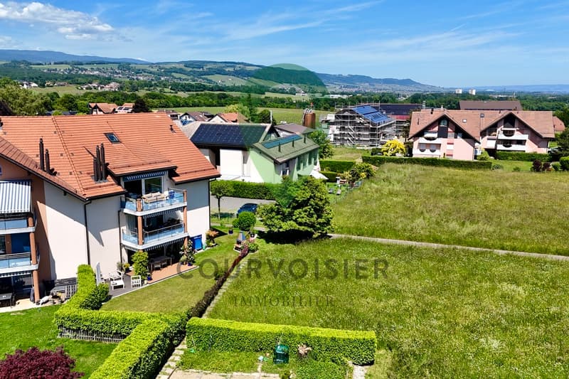 Confortable duplex en attique avec cachet et vue dégagée près de Nyon (11)