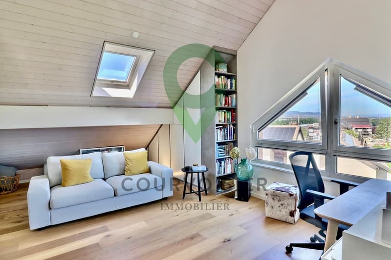 Confortable duplex en attique avec cachet et vue dégagée près de Nyon (9)