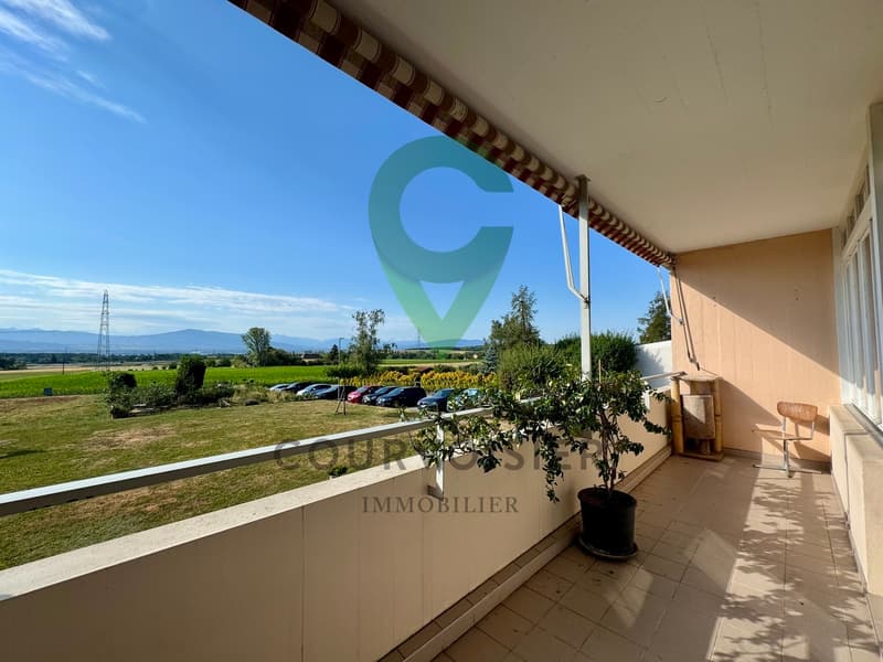 Appartement à rafraîchir avec vue dégagée et piscine de résidence (12)