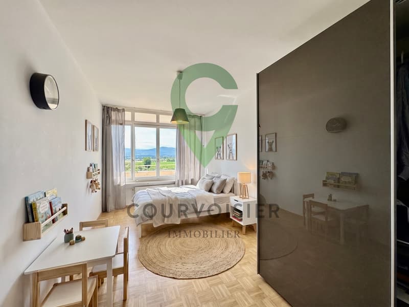 Appartement à rafraîchir avec vue dégagée et piscine de résidence (8)
