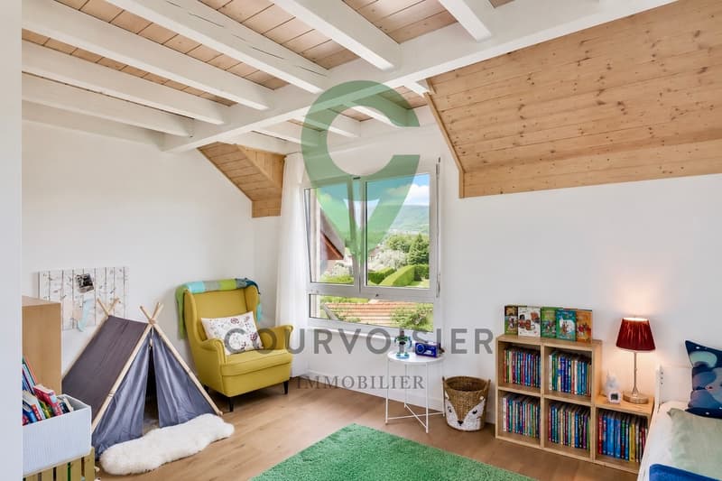 Duplex en attique avec cachet et vue à quelques minutes de Nyon (6)