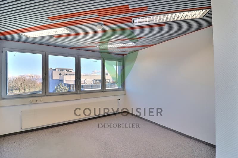 LOCAUX PRÊTS À L'USAGE À NYON (5)