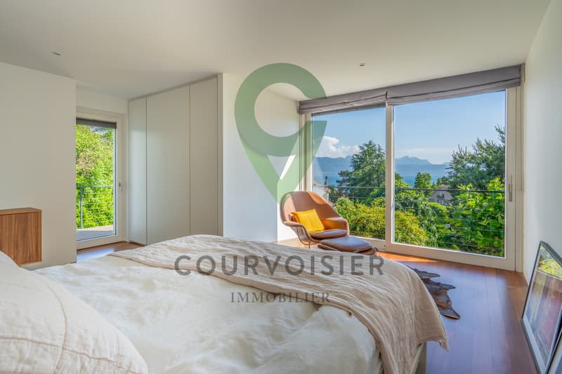 Sublime villa contemporaine avec vue panoramique et piscine miroir (8)
