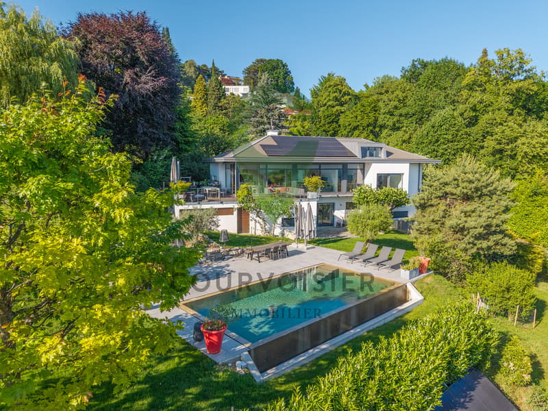 Sublime villa contemporaine avec vue panoramique et piscine miroir (1)
