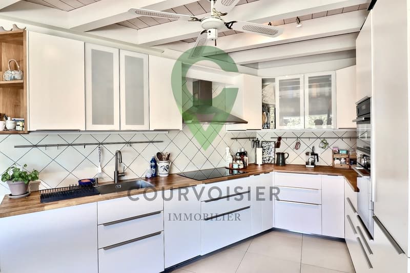 Spacieux duplex en attique avec cachet à 5 minutes de Nyon (4)