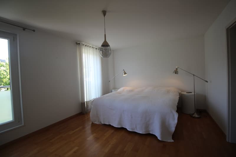 Charming 6-Room Corner House in the Heart of Vich (5)