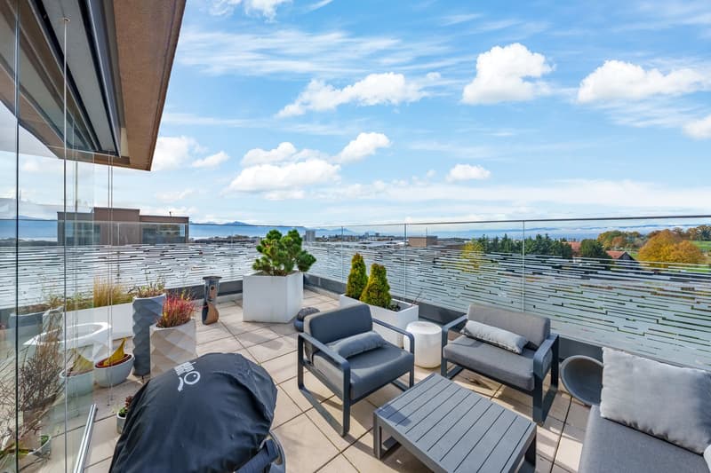 SOLD! Magnificent 5.5-room attic apartment in Mont-sur-Lausanne (2)