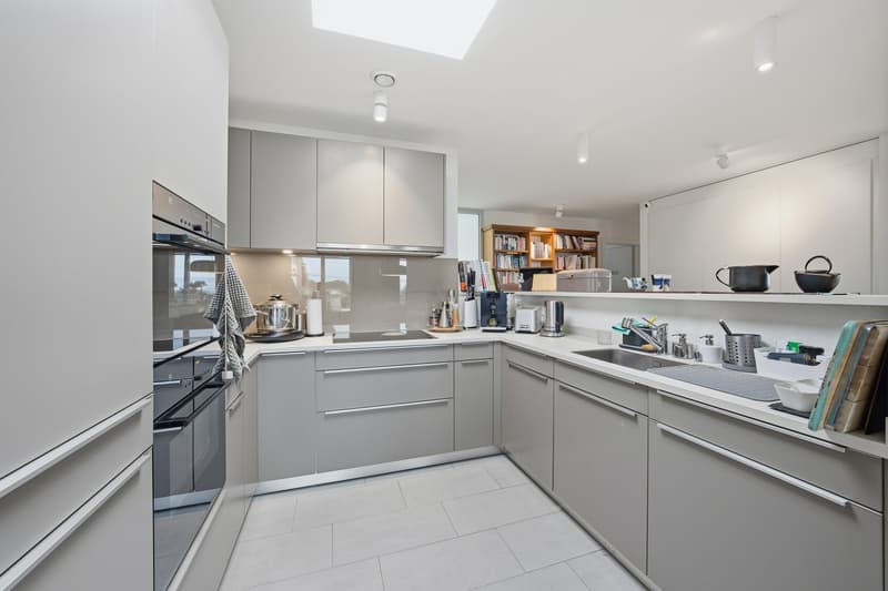 SOLD! Magnificent 5.5-room attic apartment in Mont-sur-Lausanne (6)