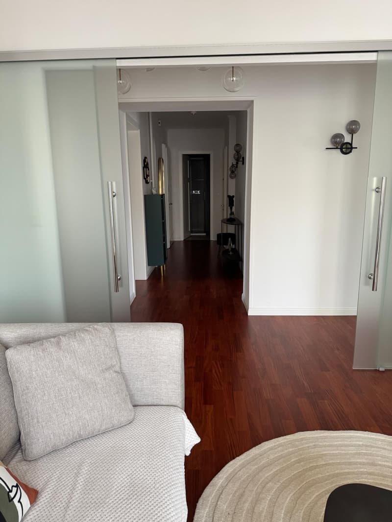 Lausanne sous-gare - Rare object - magnificent renovated apartment in a 1900 building (8)