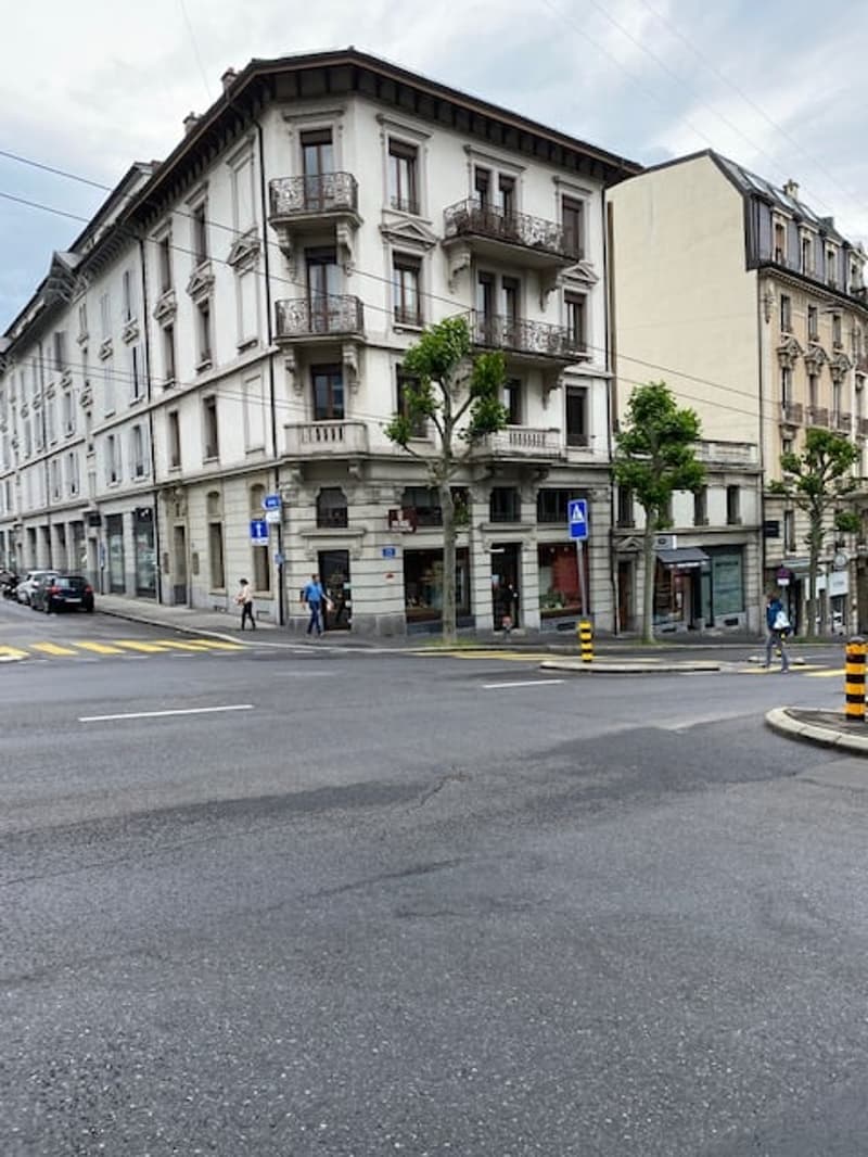 RESERVE !! Élégant appartement de 4.5 pièces sous-gare – Lausanne 1006 (1)