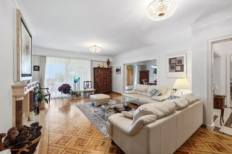 Geräumige 7-Zimmer-Wohnung mit Balkon und Aussicht in Lausanne (9)