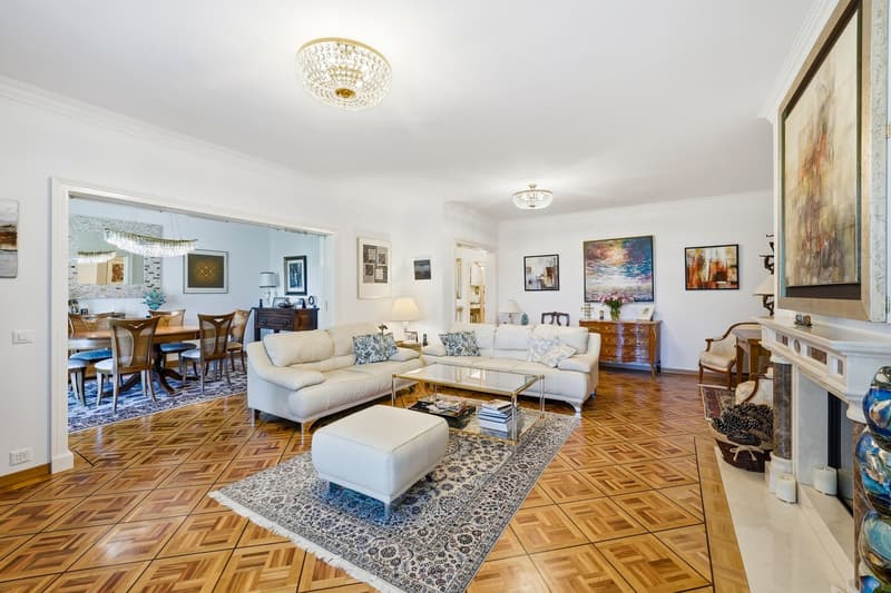 Geräumige 7-Zimmer-Wohnung mit Balkon und Aussicht in Lausanne (8)