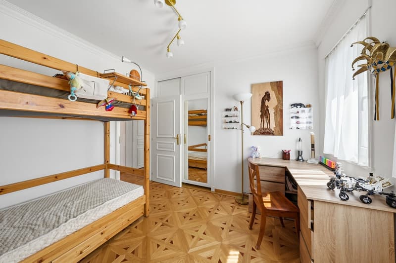 Spacious 7-room apartment with balcony and view in Lausanne (11)
