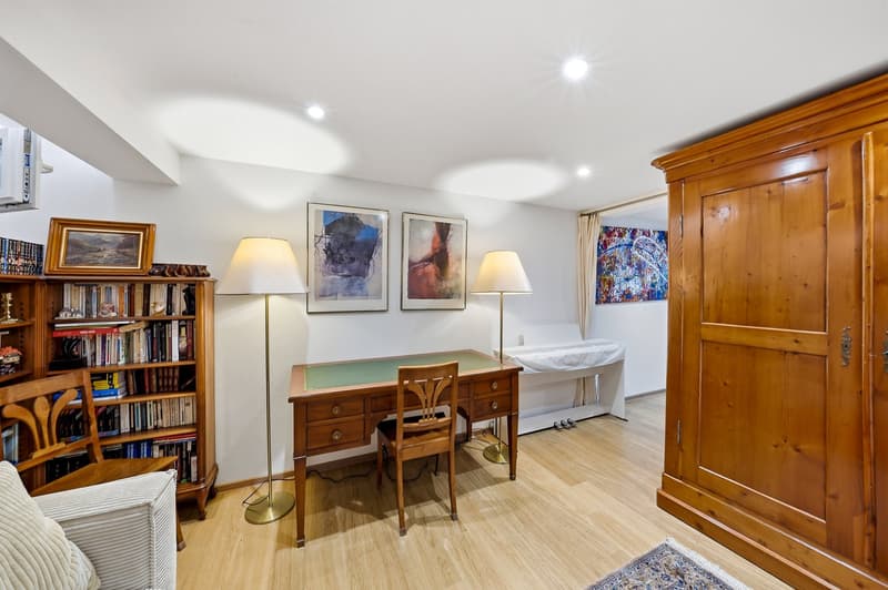 Spacious 7-room apartment with balcony and view in Lausanne (14)
