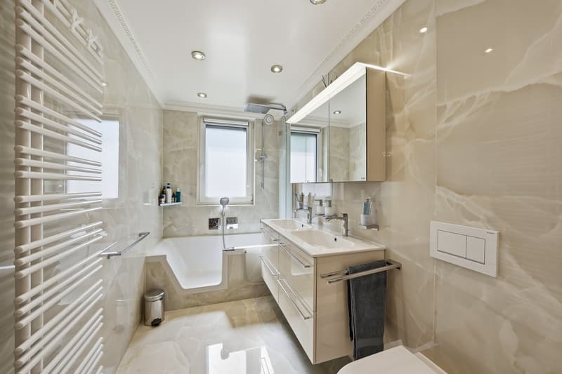 Spacious 7-room apartment with balcony and view in Lausanne (13)