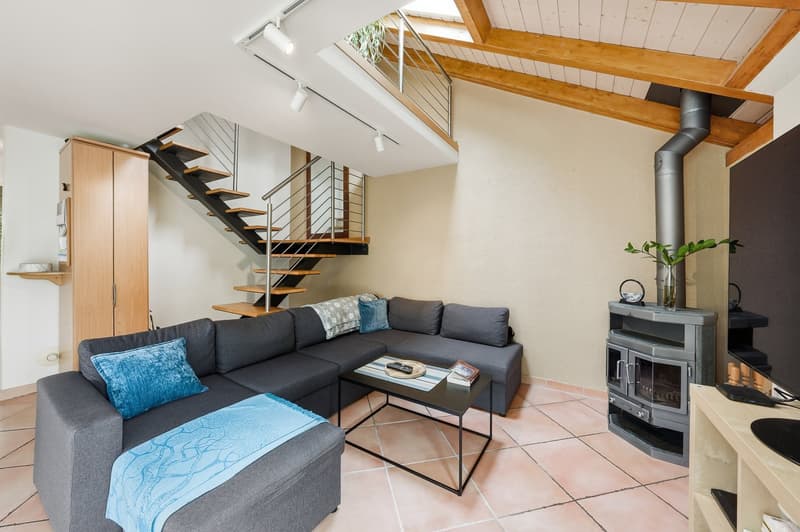 LONAY - Lumineux appartement duplex en attique de 4.5 pièces (8)