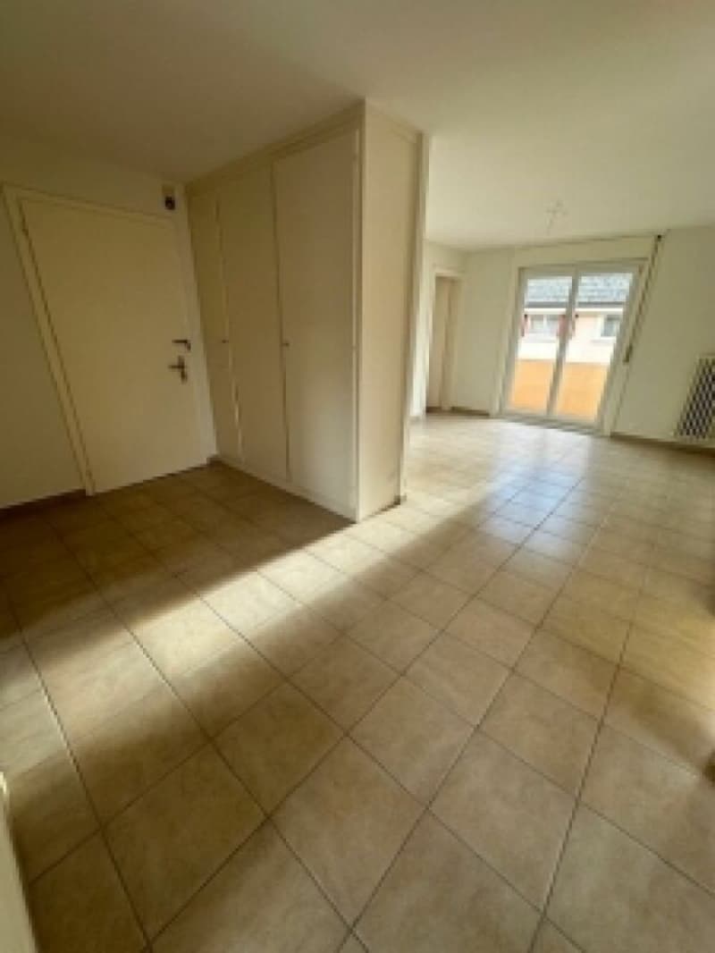 Beautiful bright 4-room apartment with a balcony (7)