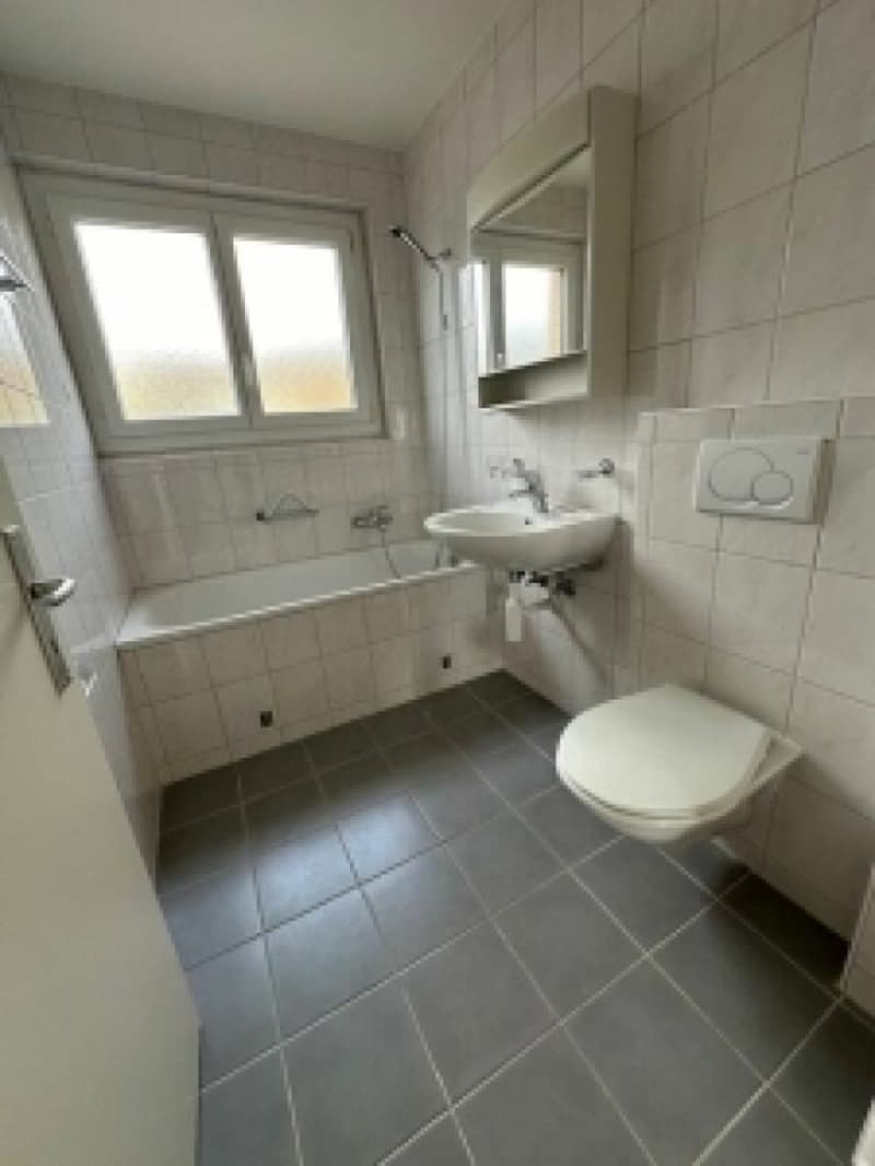 Beautiful bright 4-room apartment with a balcony (6)