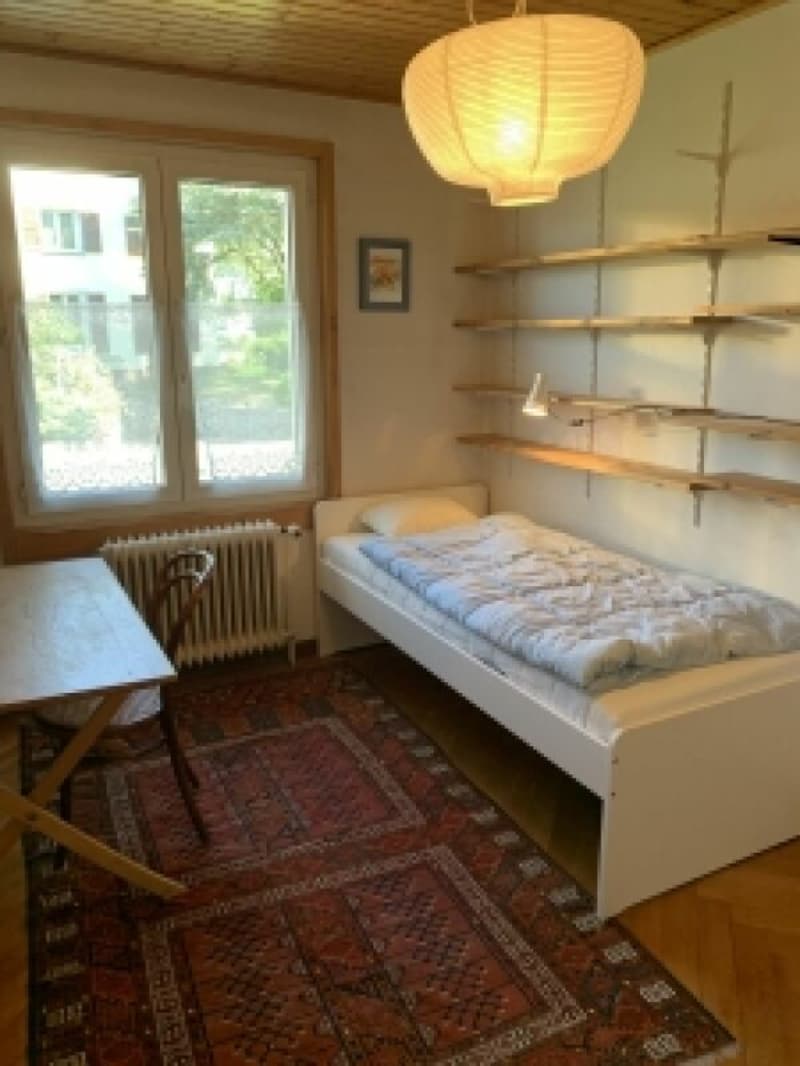 Chambre en colocation, située dans un quartier calme et à proximité des commerces et des transports publics (2)
