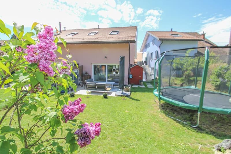 RARE - Duplex contemporain avec jardin dans une maison villageoise (1)