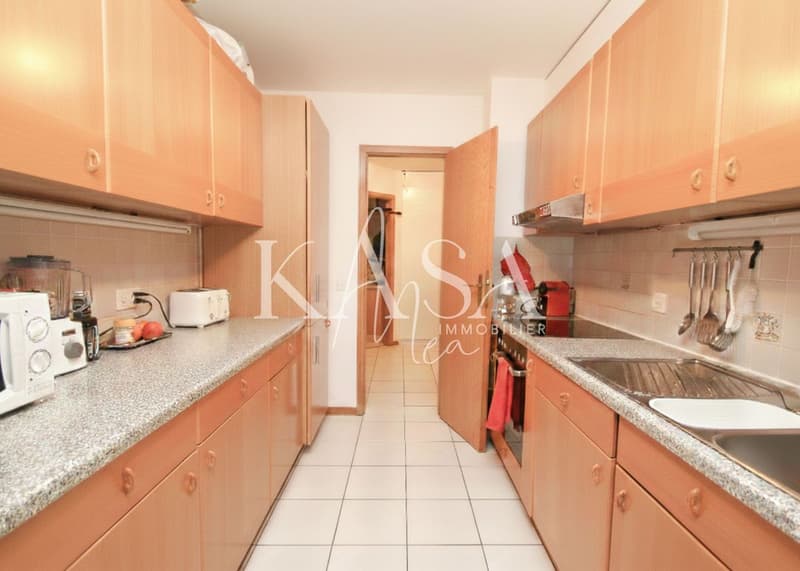 Spacieux duplex traversant - Locataire en place et revenu immédiat (4)