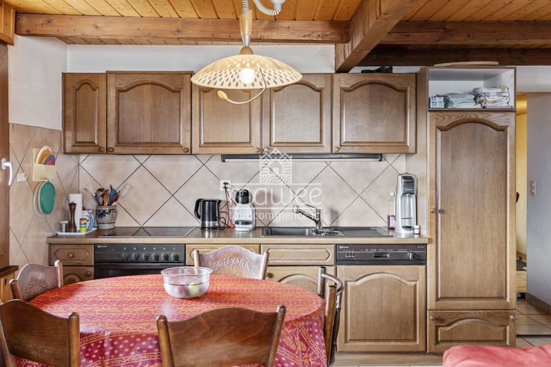 Semi-detached chalet with outbuilding and great potential in Granois (3)