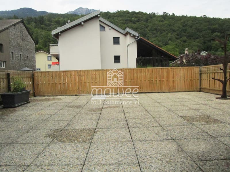 Rare in Collombey: 2.5 rooms with private entrance and large terrace (5)