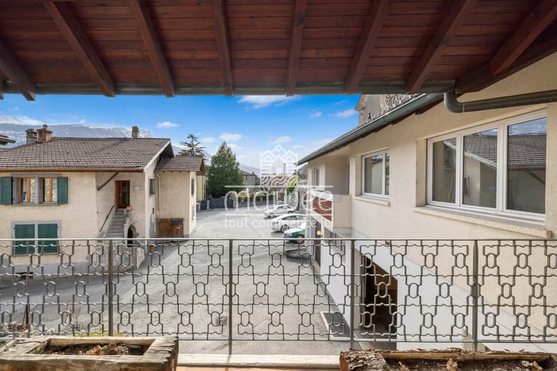Building with great potential in the center of Chamoson (3)