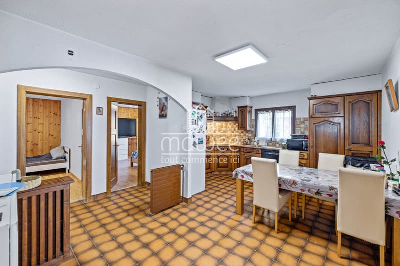 Selten auf dem Markt - Villa mit Studio und großem Potenzial! (6)