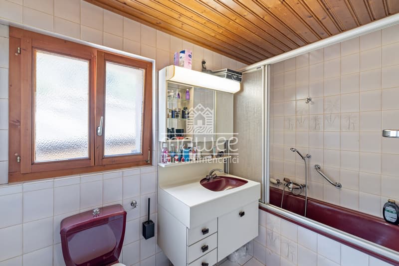 Selten auf dem Markt - Villa mit Studio und großem Potenzial! (9)