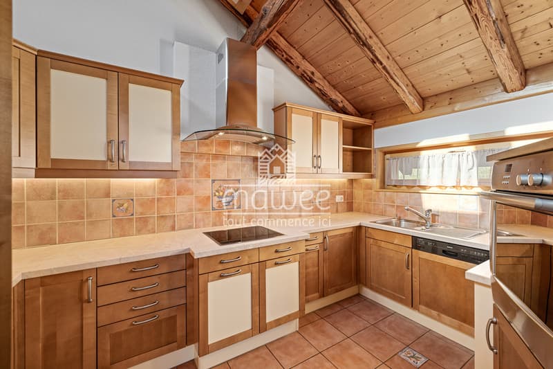 Opportunité rare - chalet avec studio en résidence secondaire ! (3)