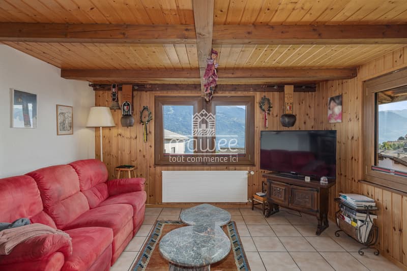 Chalet mitoyen avec dépendance et grand potentiel à Granois (4)
