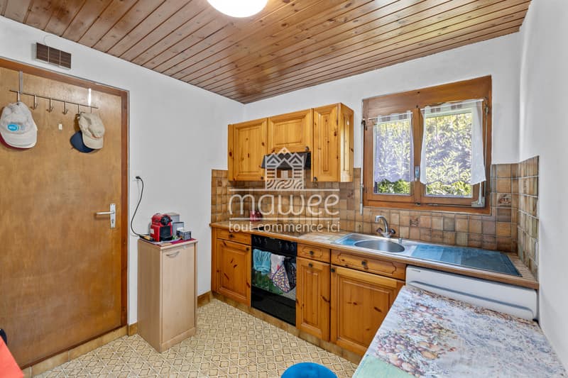 Rare on the market - Villa with studio and great potential! (12)