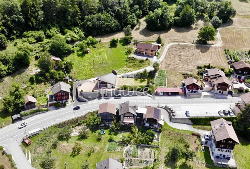 Bauplatz von 1682 m2 mit gültiger Baugenehmigung für 3 Chalets (2)