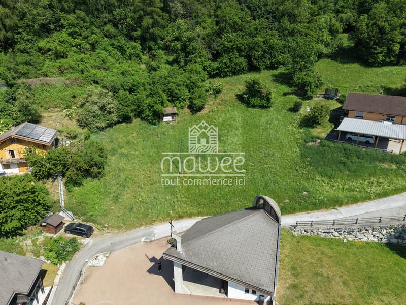 Bauplatz von 1682 m2 mit gültiger Baugenehmigung für 3 Chalets (3)