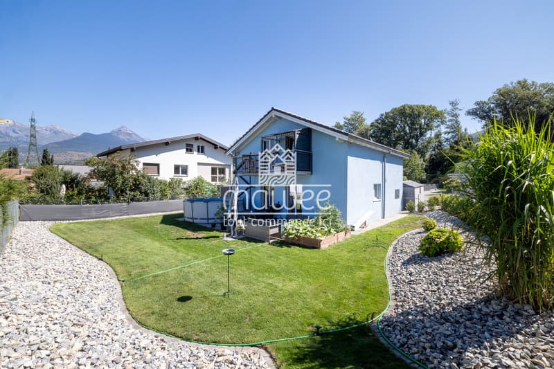 Villa individuelle avec 4 chambres et généreux sous-sol ! (1)