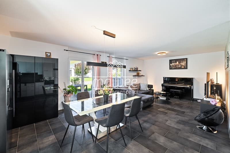 Villa individuelle avec 4 chambres et généreux sous-sol ! (5)