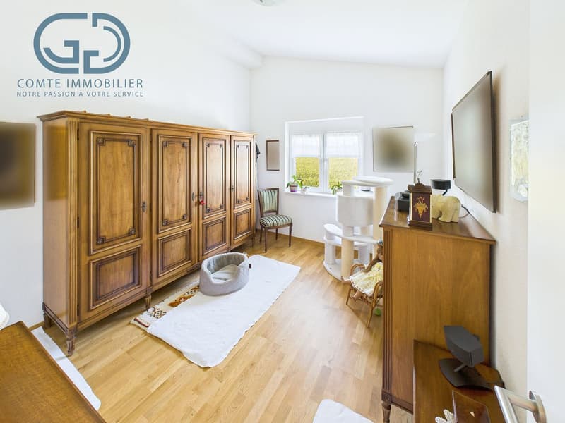 Superb 5.5-room attic apartment with large terrace (10)