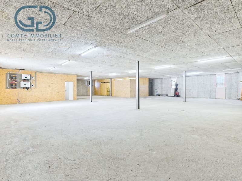 367 m2 storage space for rent in the center of Courgenay (3)