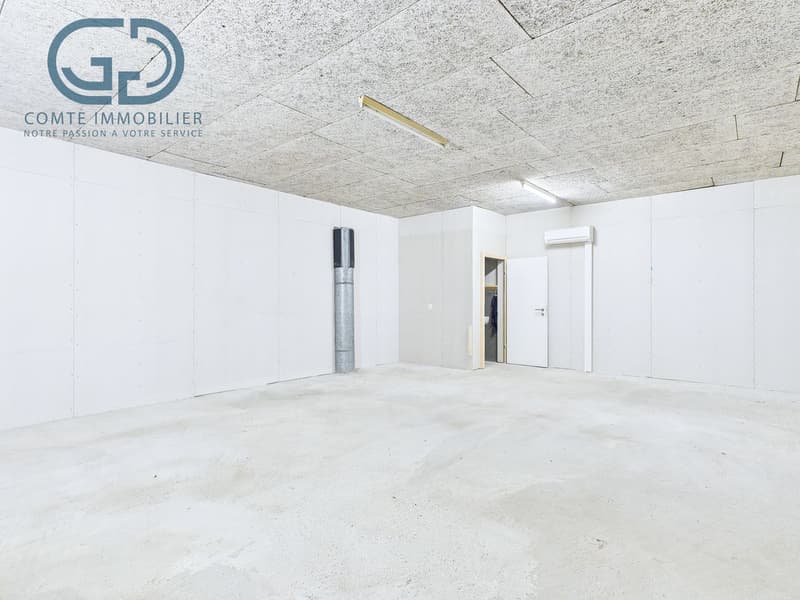 367 m2 storage space for rent in the center of Courgenay (5)