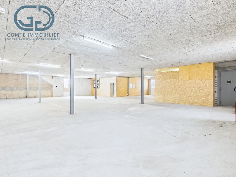 367 m2 storage space for rent in the center of Courgenay (4)