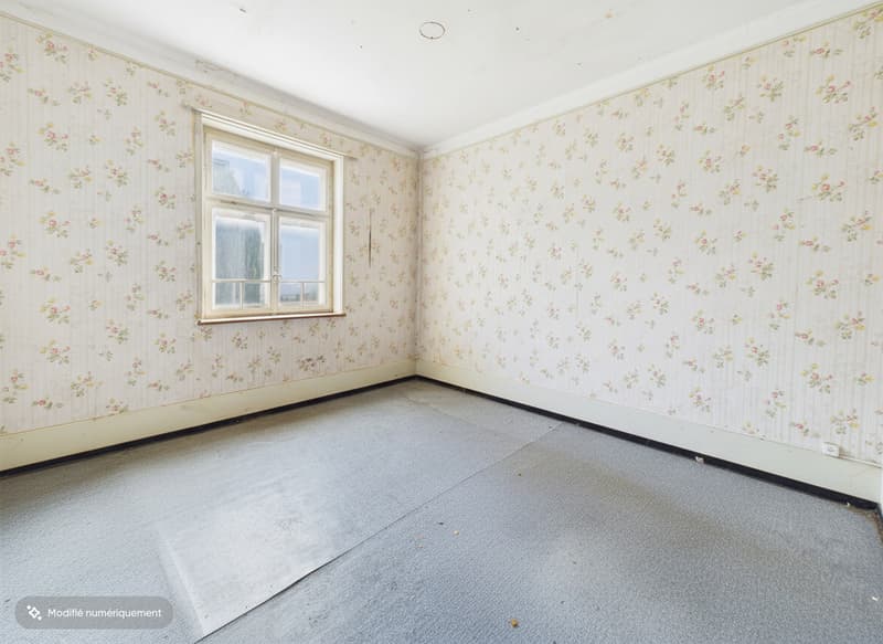 Individual house to renovate close to all amenities (4)