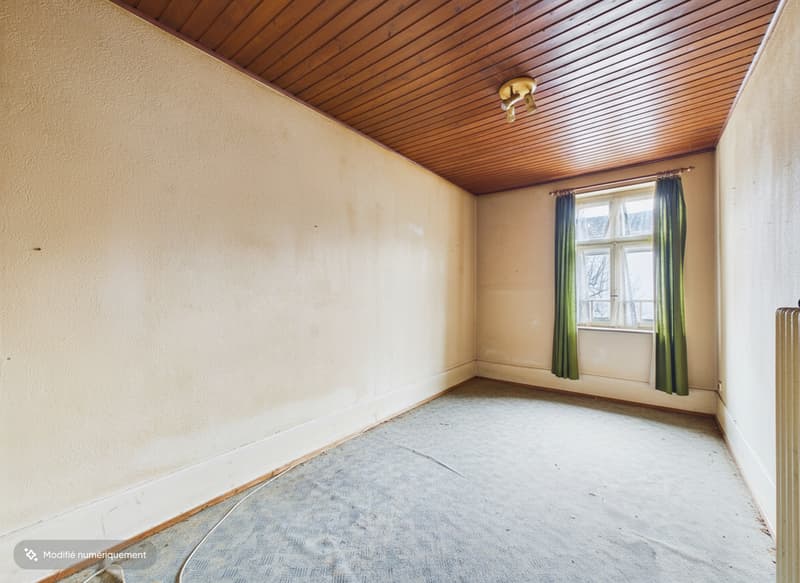 Individual house to renovate close to all amenities (7)