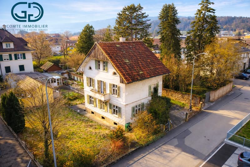 Individual house to renovate close to all amenities (2)