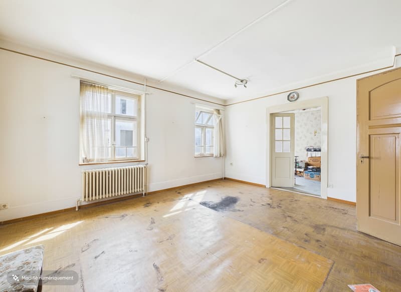 Individual house to renovate close to all amenities (3)