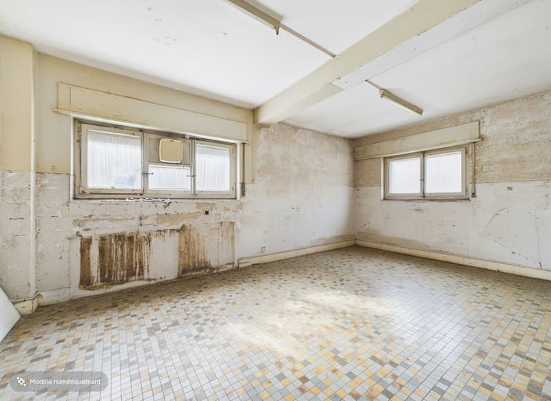 Individual house to renovate close to all amenities (5)
