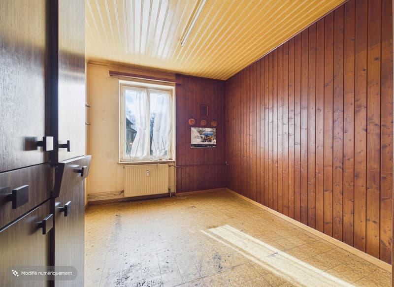 Individual house to renovate close to all amenities (10)