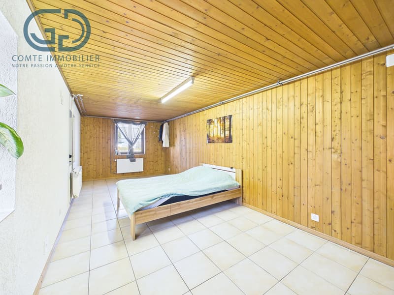 Ferme composée de 2 logements avec écurie et terrain (5)